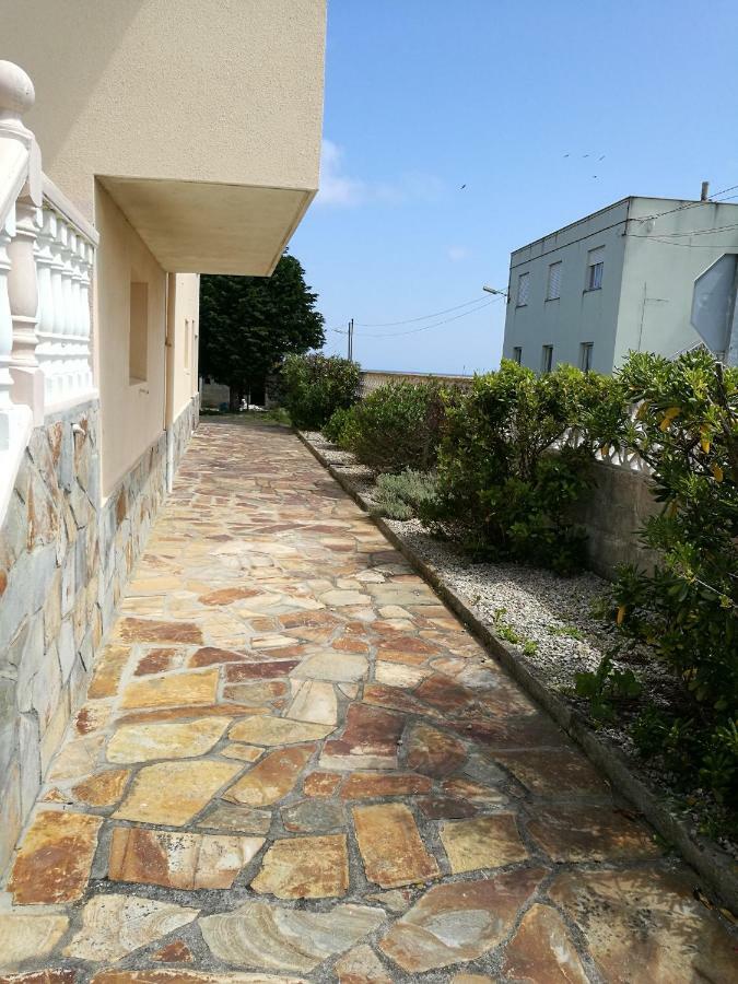 Chalet Vacacional En Segunda Linea De Playa Foz Exterior photo